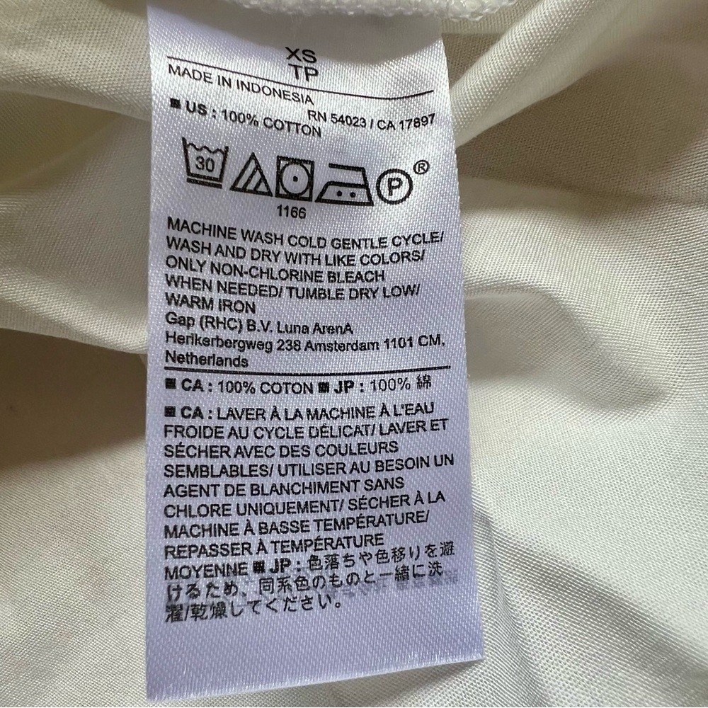 NWT! Banana Republic Classic button down longer length sleeveless shirt XSmall - Picture 6 of 6